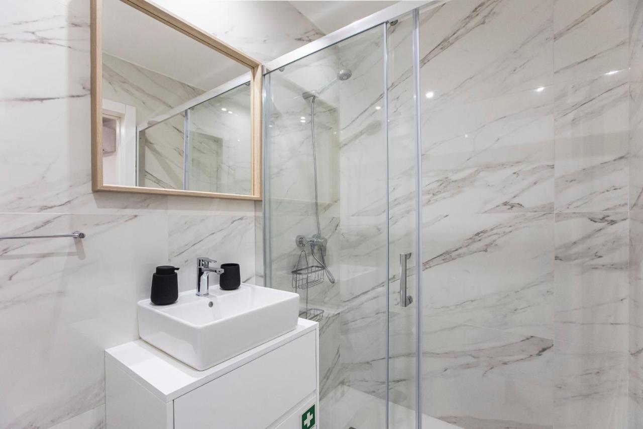 Elegant Downtown 1Br Flat W/ Ac By Lovelystay Porto Buitenkant foto