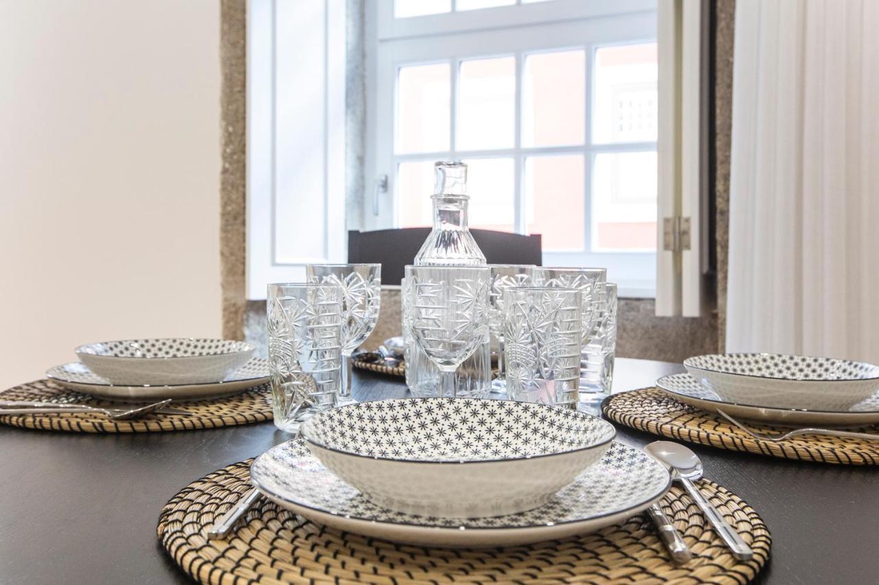 Elegant Downtown 1Br Flat W/ Ac By Lovelystay Porto Buitenkant foto