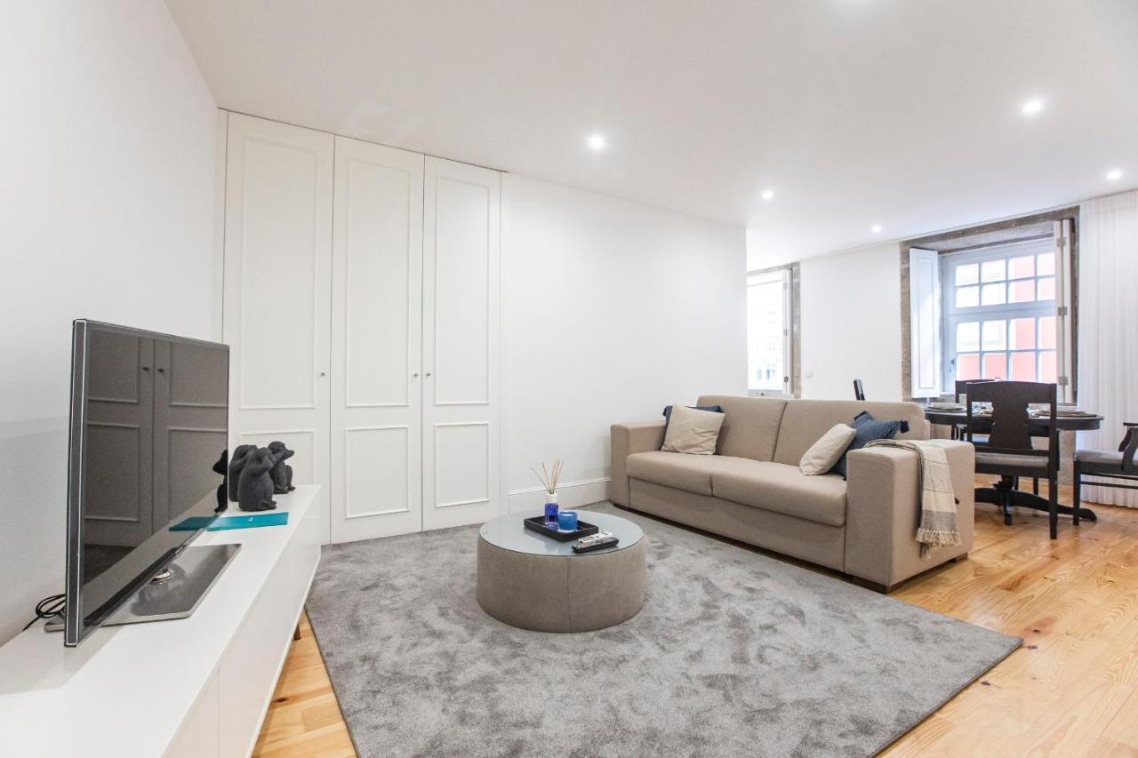 Elegant Downtown 1Br Flat W/ Ac By Lovelystay Porto Buitenkant foto