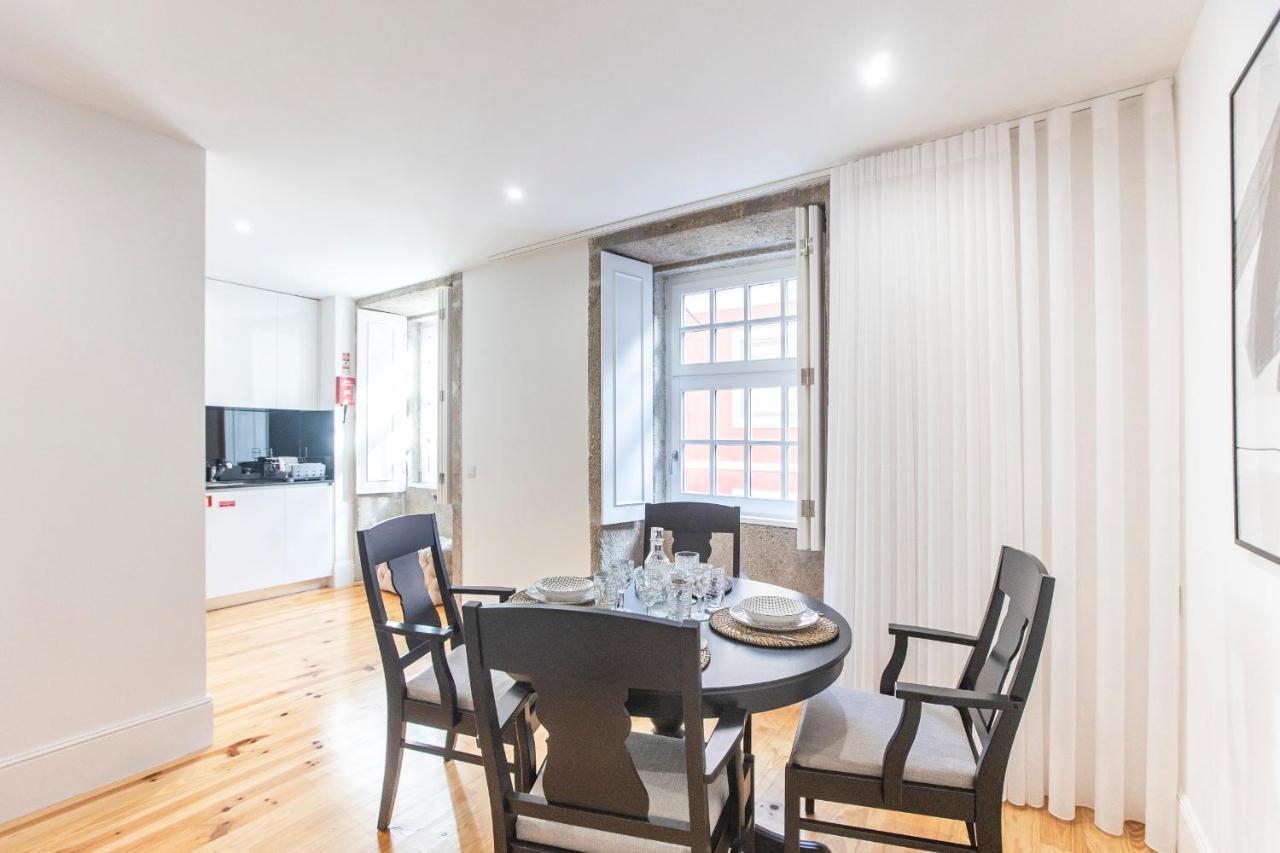 Elegant Downtown 1Br Flat W/ Ac By Lovelystay Porto Buitenkant foto