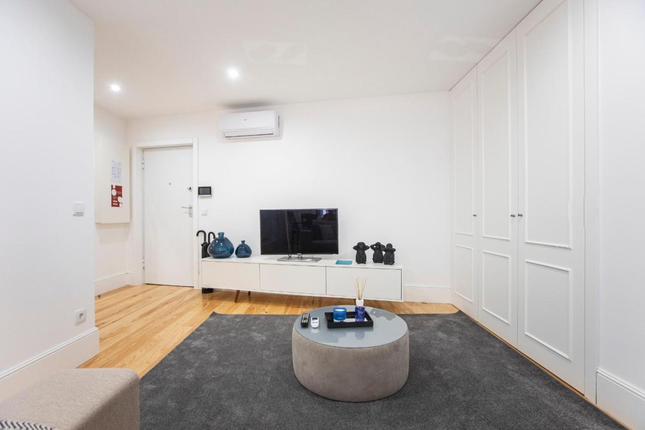 Elegant Downtown 1Br Flat W/ Ac By Lovelystay Porto Buitenkant foto