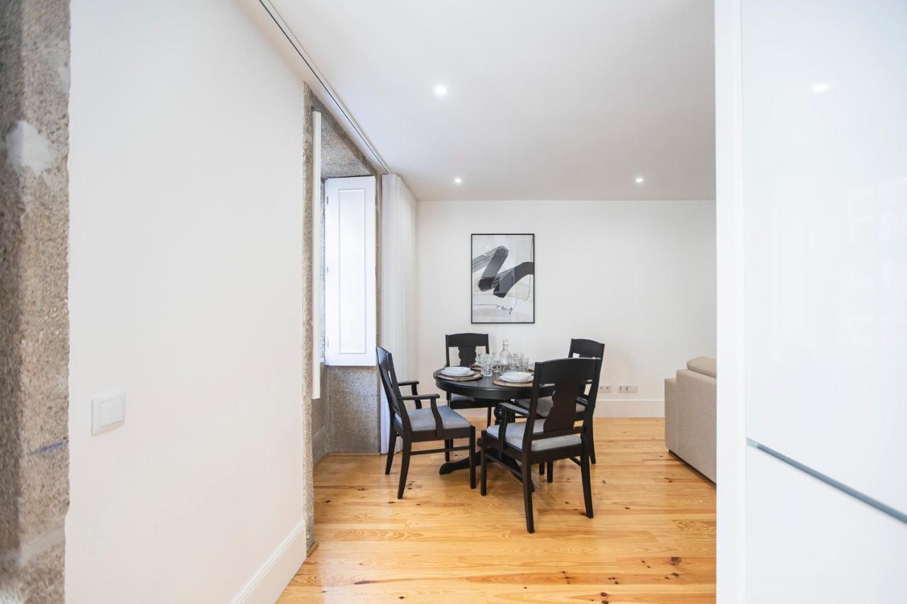Elegant Downtown 1Br Flat W/ Ac By Lovelystay Porto Buitenkant foto